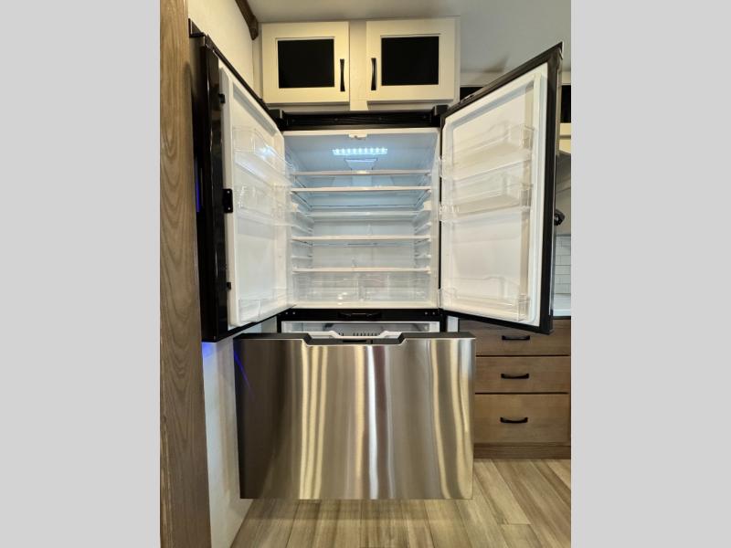 2024 Alliance RV Paradigm 382RK photo 23