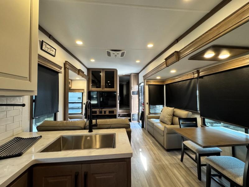 2024 Alliance RV Paradigm 382RK photo 11