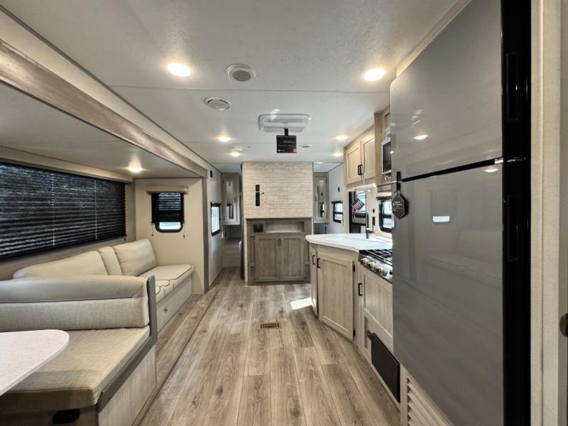 2026 Coachmen RV Catalina Summit Series 8 261BHS photo 14