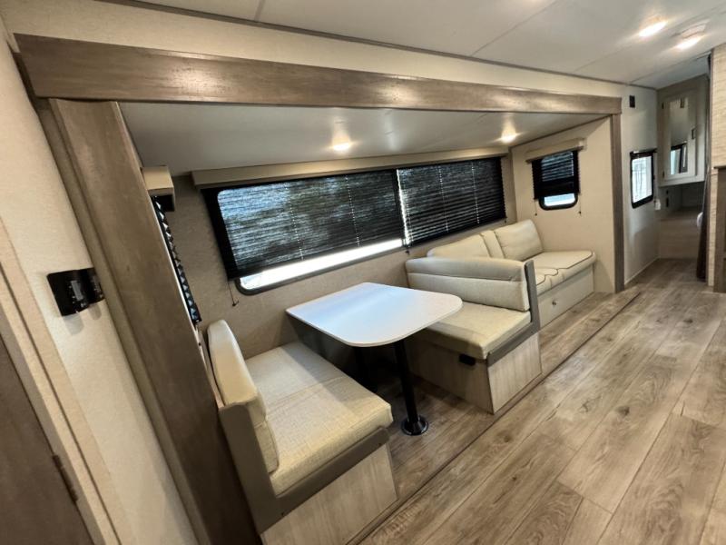 2026 Coachmen RV Catalina Summit Series 8 261BHS photo 13