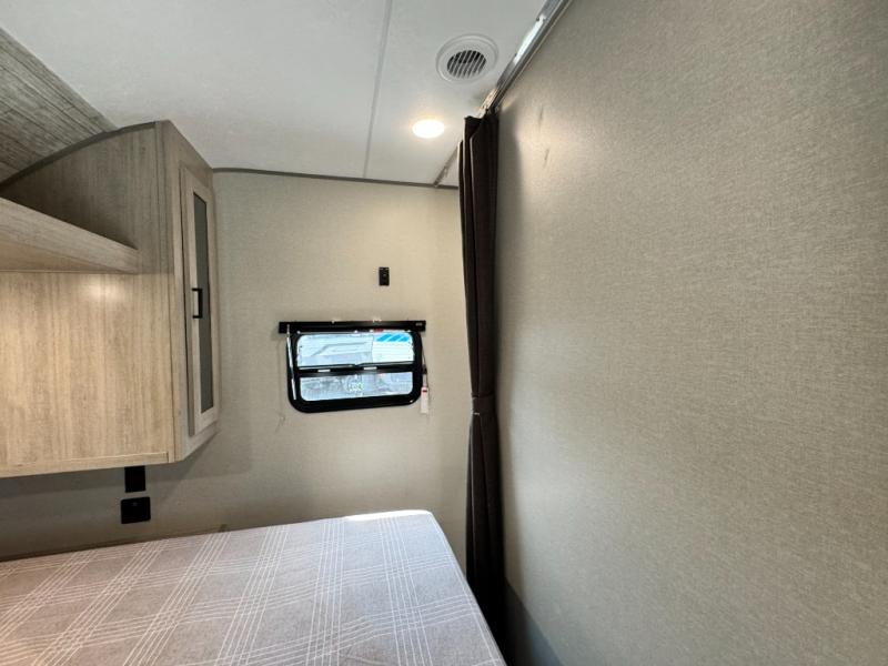 2026 Coachmen RV Catalina Summit Series 8 261BHS photo 26