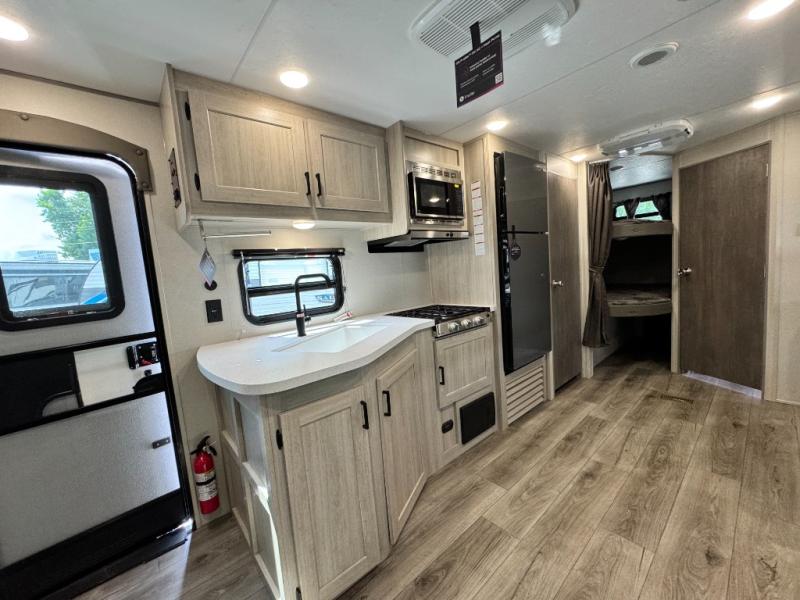 2026 Coachmen RV Catalina Summit Series 8 261BHS photo 11