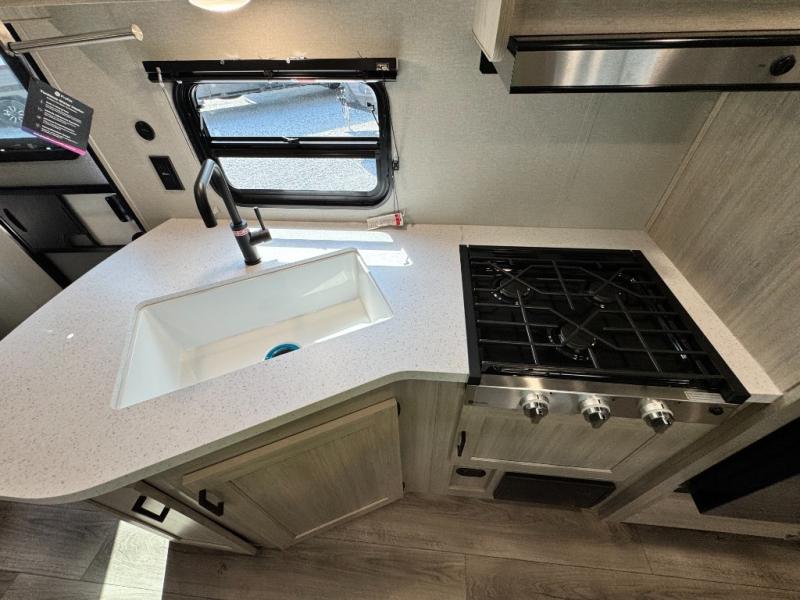 2026 Coachmen RV Catalina Summit Series 8 261BHS photo 16