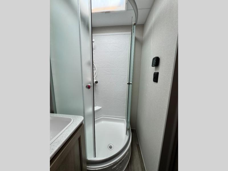 2026 Coachmen RV Catalina Legacy Edition 333DBDSCK photo 39