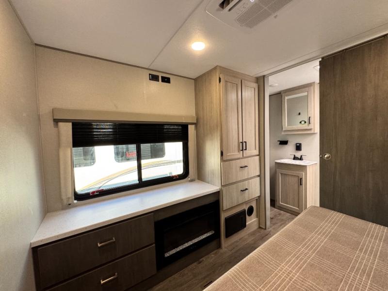 2026 Coachmen RV Catalina Legacy Edition 333DBDSCK photo 23