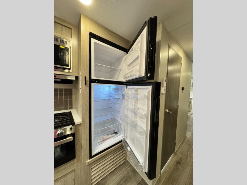 2026 Coachmen RV Catalina Legacy Edition 333DBDSCK photo 21