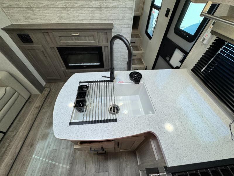 2026 Coachmen RV Catalina Legacy Edition 333DBDSCK photo 17