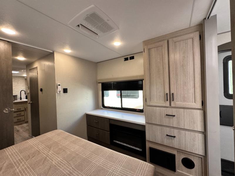 2026 Coachmen RV Catalina Legacy Edition 333DBDSCK photo 25