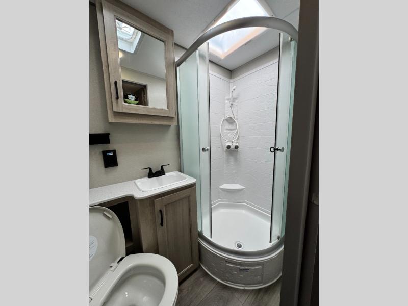 2026 Coachmen RV Catalina Legacy Edition 333DBDSCK photo 37
