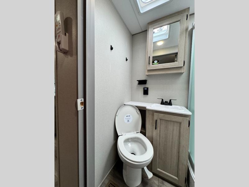2026 Coachmen RV Catalina Legacy Edition 333DBDSCK photo 38