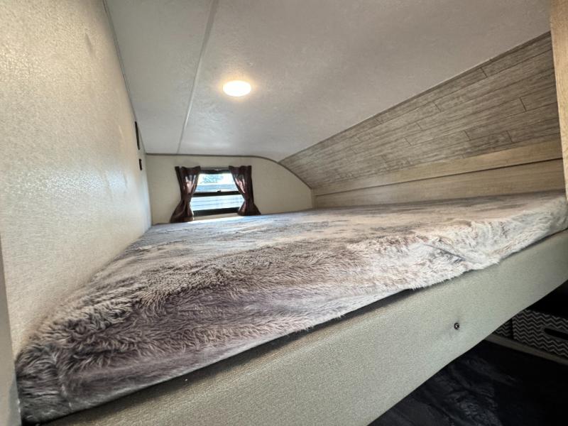 2026 Coachmen RV Catalina Legacy Edition 333DBDSCK photo 33