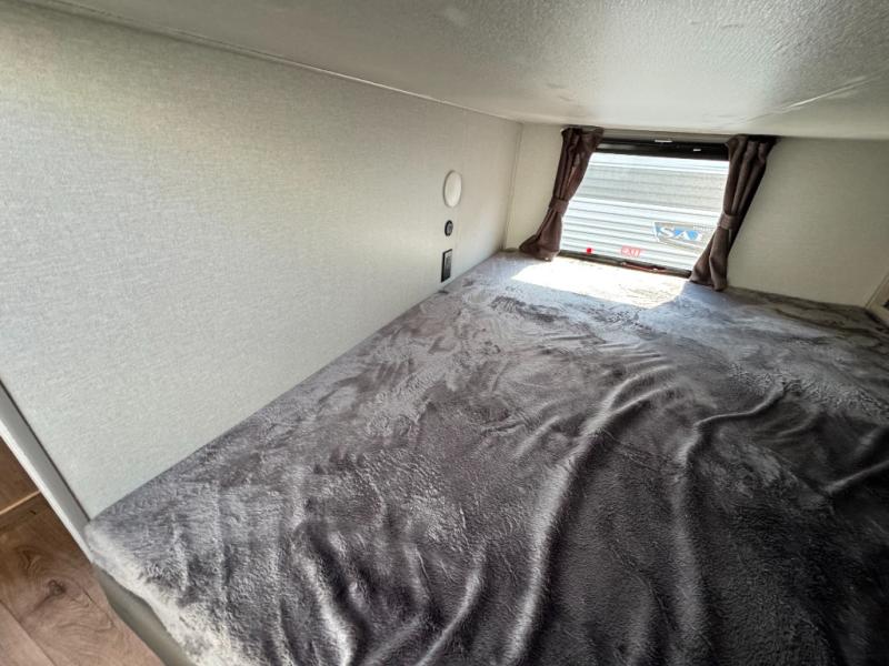 2026 Coachmen RV Catalina Legacy Edition 333DBDSCK photo 36