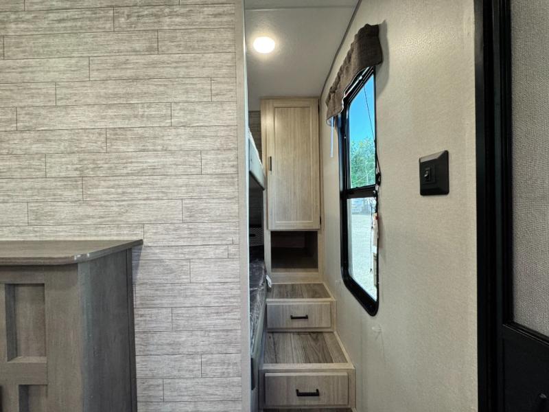 2026 Coachmen RV Catalina Legacy Edition 333DBDSCK photo 31