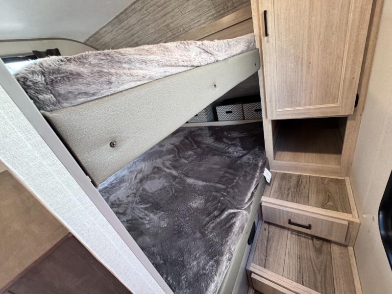 2026 Coachmen RV Catalina Legacy Edition 333DBDSCK photo 32