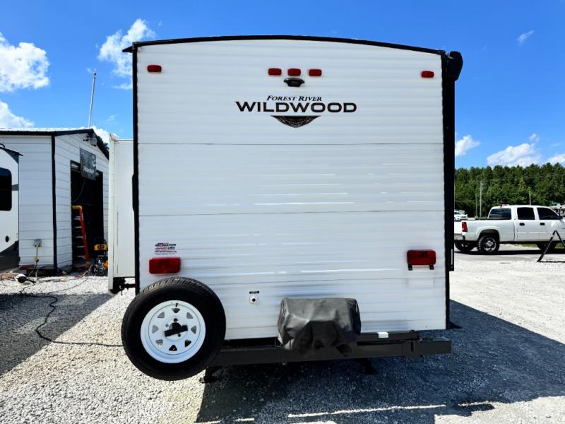 2019 Forest River RV Wildwood 27DBK photo 5