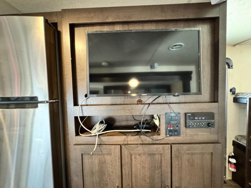 2019 Forest River RV Wildwood 27DBK photo 22