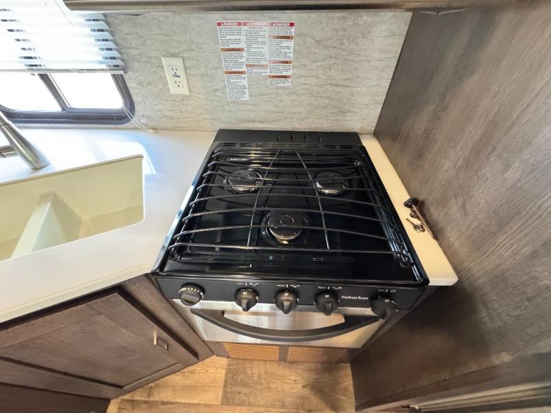 2019 Forest River RV Wildwood 27DBK photo 24