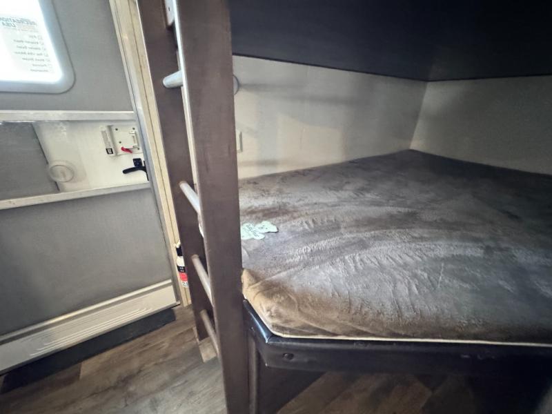 2019 Forest River RV Wildwood 27DBK photo 19