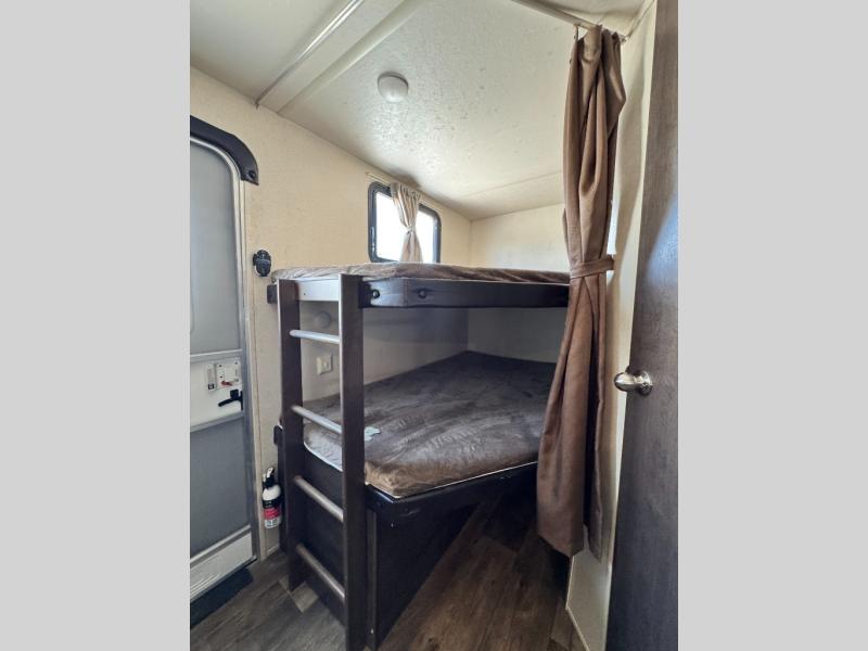 2019 Forest River RV Wildwood 27DBK photo 15