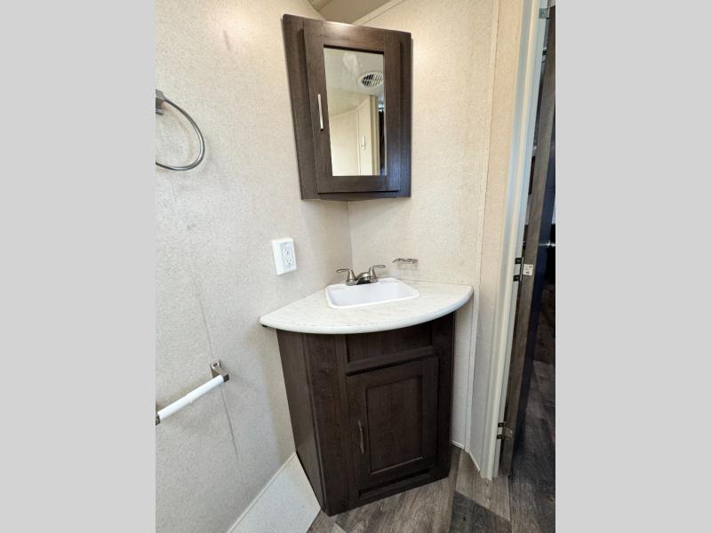 2019 Forest River RV Wildwood 27DBK photo 35