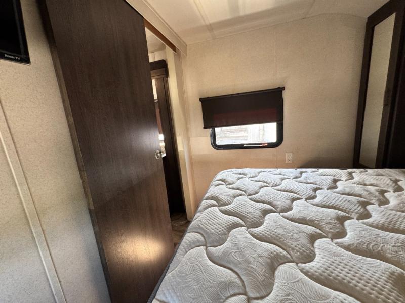 2019 Forest River RV Wildwood 27DBK photo 30