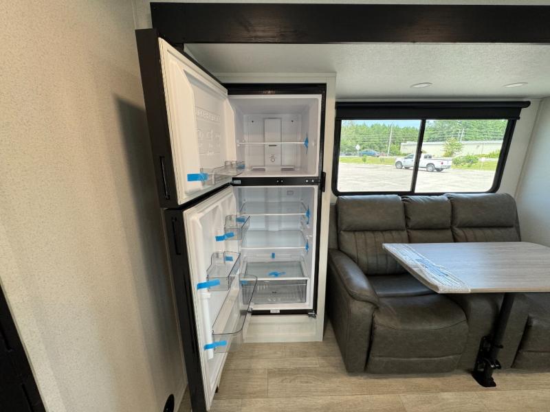 2027 Forest River RV Solaire 232UD photo 14
