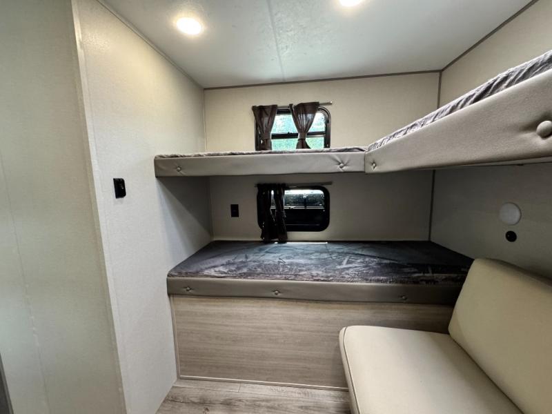 2026 Coachmen RV Catalina Legacy Edition 293QBCK photo 22