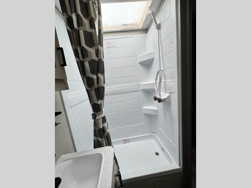 2026 Coachmen RV Catalina Legacy Edition 293QBCK photo 30