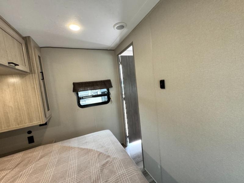 2026 Coachmen RV Catalina Legacy Edition 293QBCK photo 32