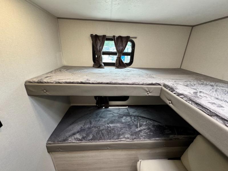 2026 Coachmen RV Catalina Legacy Edition 293QBCK photo 25