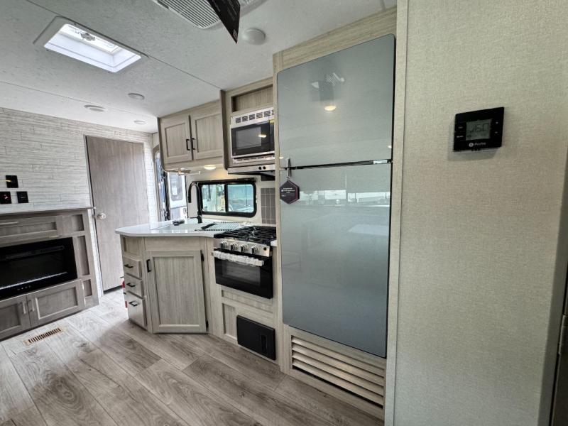 2026 Coachmen RV Catalina Legacy Edition 293QBCK photo 12