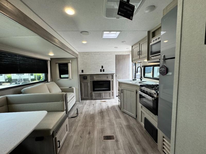 2026 Coachmen RV Catalina Legacy Edition 293QBCK photo 14
