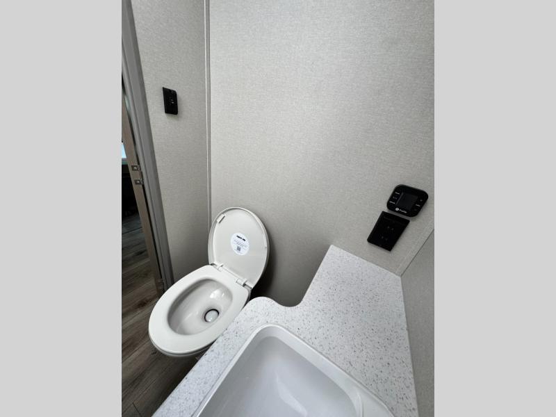 2026 Coachmen RV Catalina Legacy Edition 293QBCK photo 29