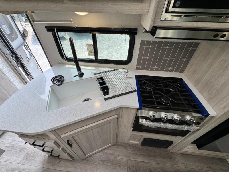2026 Coachmen RV Catalina Legacy Edition 293QBCK photo 16