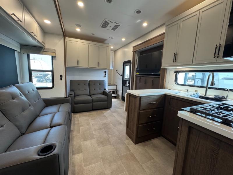 2026 Dutchmen RV Voltage V-Series 4250 Toy Hauler photo 25