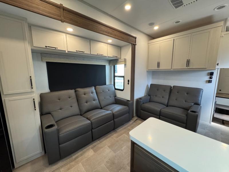2026 Dutchmen RV Voltage V-Series 4250 Toy Hauler photo 24