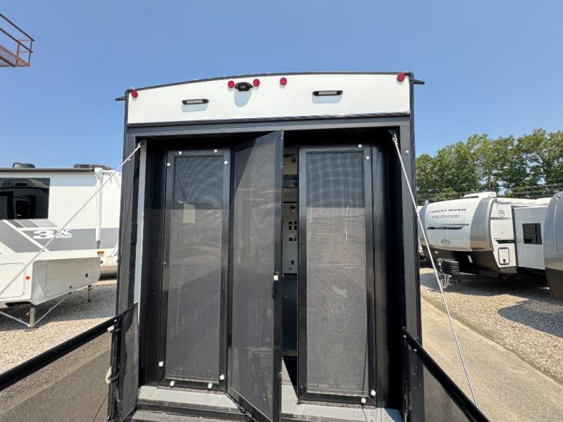 2026 Dutchmen RV Voltage V-Series 4250 Toy Hauler photo 40