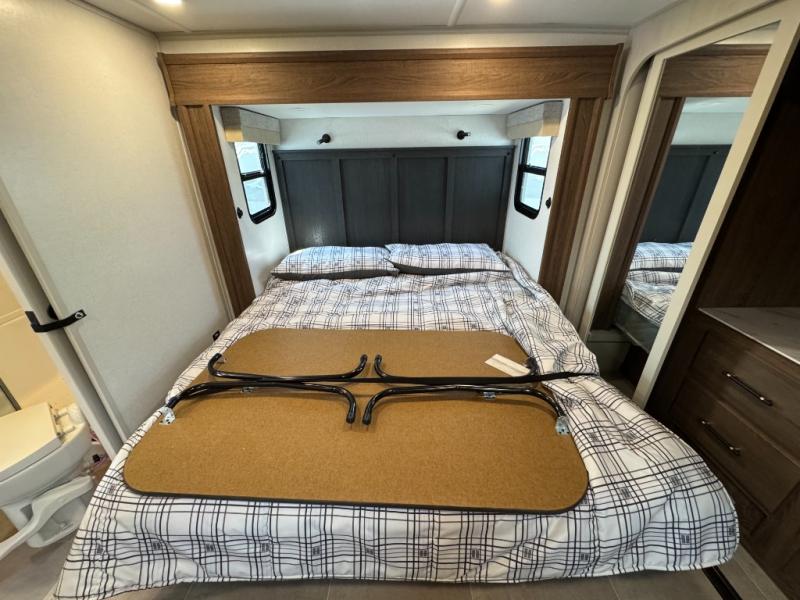 2026 Dutchmen RV Voltage V-Series 4250 Toy Hauler photo 46