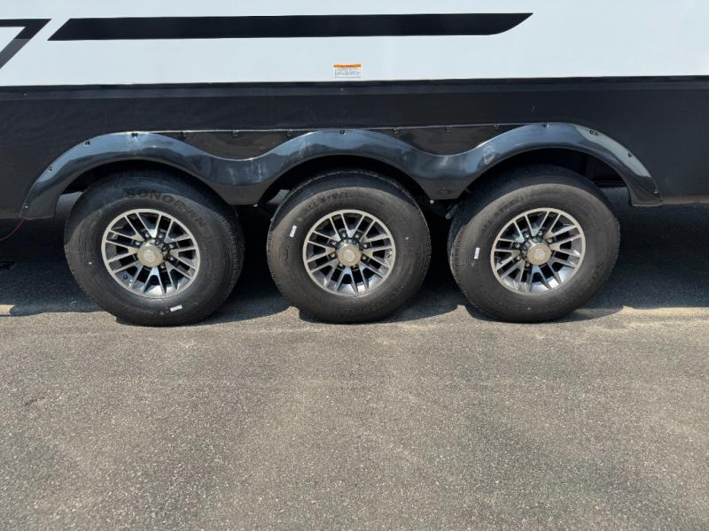 2026 Dutchmen RV Voltage V-Series 4250 Toy Hauler photo 18