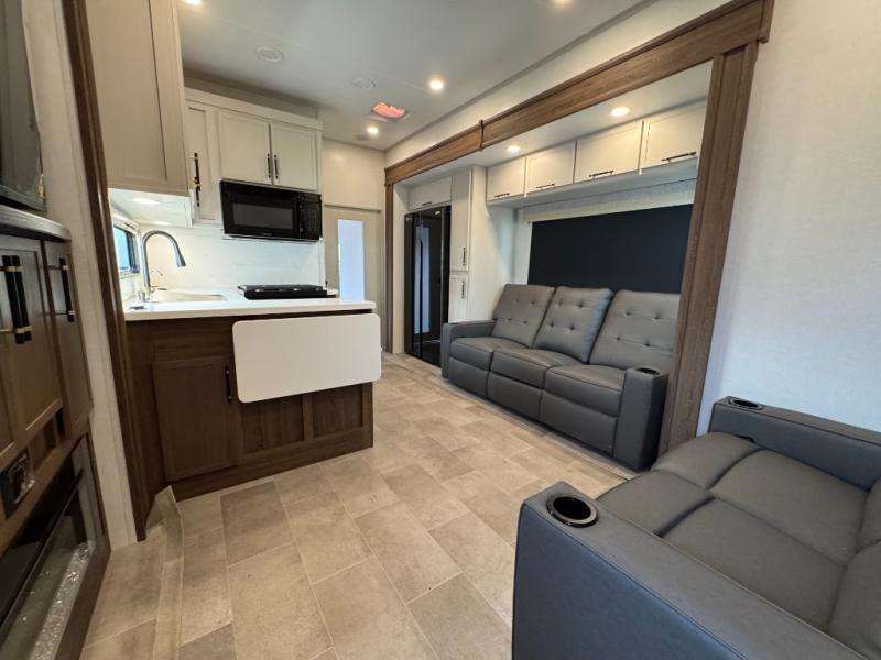 2026 Dutchmen RV Voltage V-Series 4250 Toy Hauler photo 21