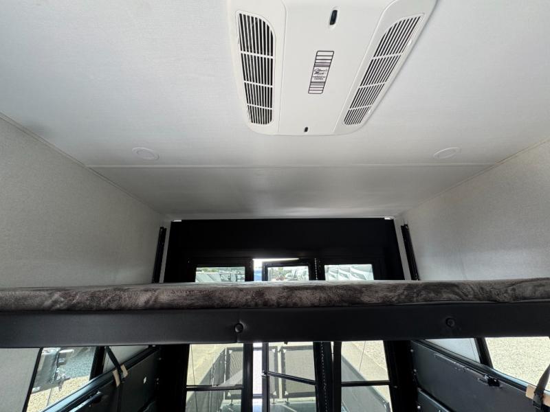 2026 Dutchmen RV Voltage V-Series 4250 Toy Hauler photo 34