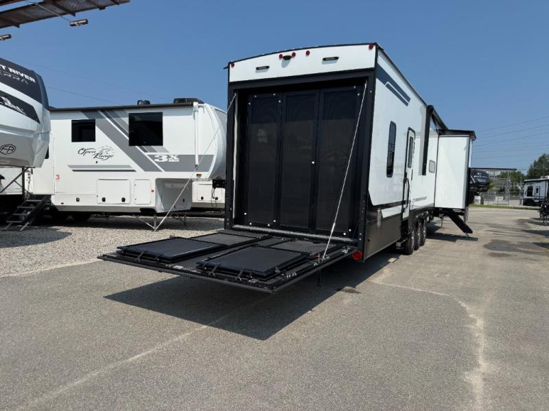 2026 Dutchmen RV Voltage V-Series 4250 Toy Hauler photo 4