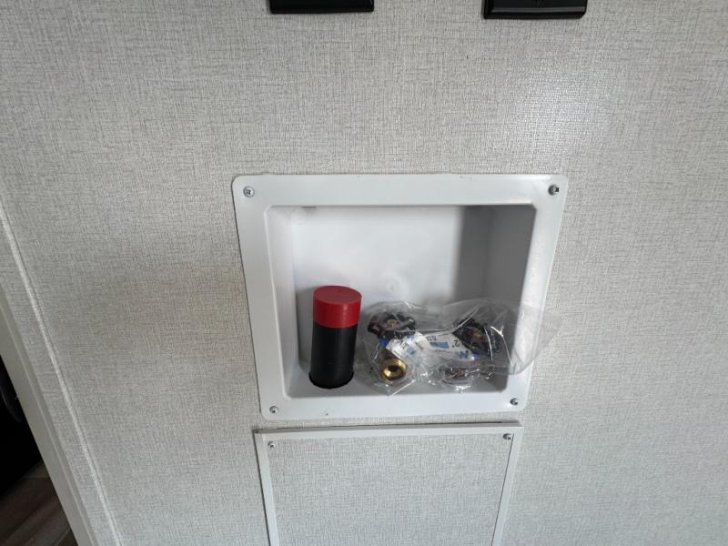 2026 Dutchmen RV Voltage V-Series 4250 Toy Hauler photo 38