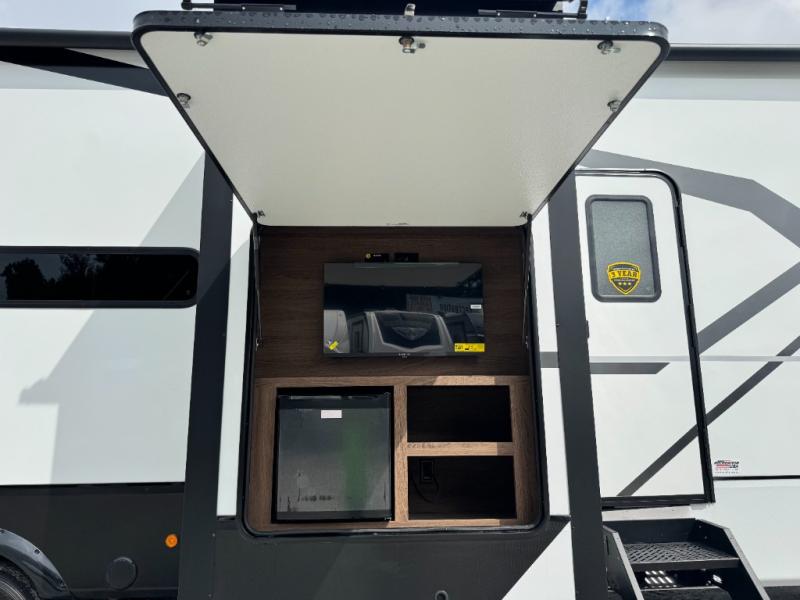 2026 Dutchmen RV Voltage V-Series 4250 Toy Hauler photo 11