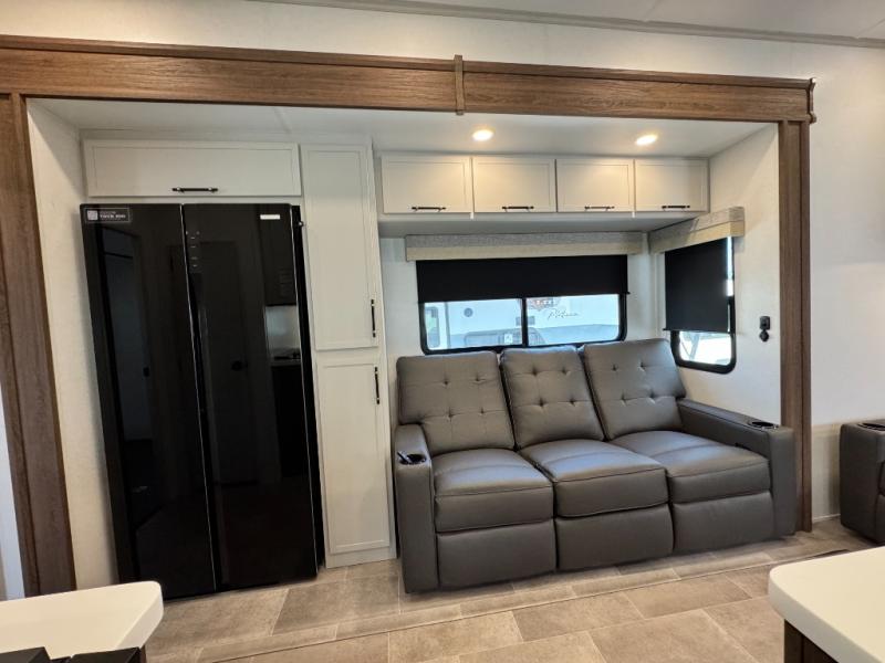 2026 Dutchmen RV Voltage V-Series 4250 Toy Hauler photo 28