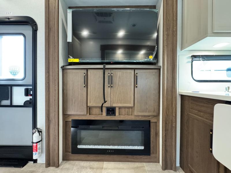 2026 Dutchmen RV Voltage V-Series 4250 Toy Hauler photo 31