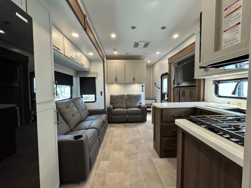 2026 Dutchmen RV Voltage V-Series 4250 Toy Hauler photo 29