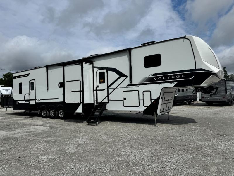2026 Dutchmen RV Voltage V-Series 4250 Toy Hauler photo 3