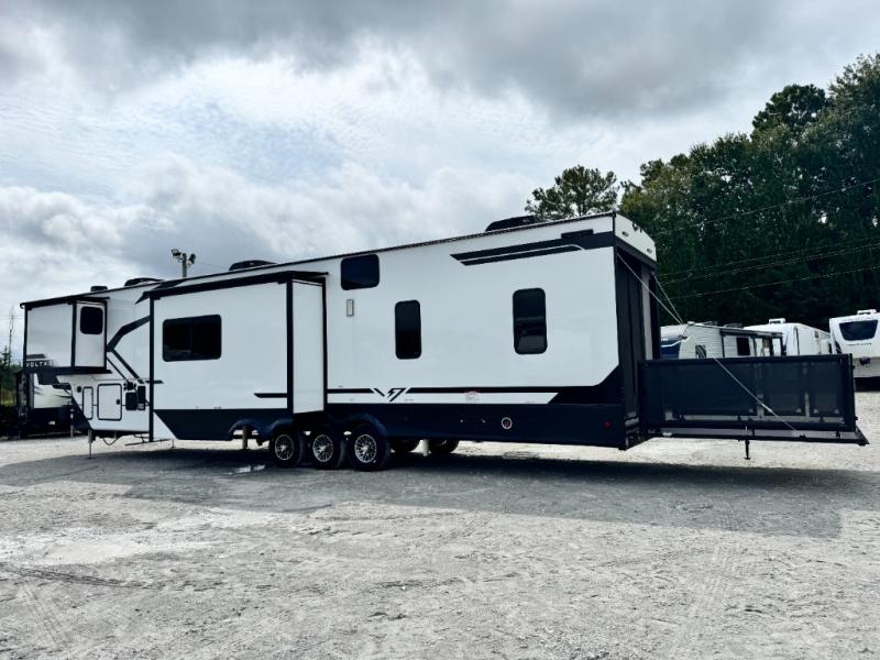 2026 Dutchmen RV Voltage V-Series 4250 Toy Hauler photo 2