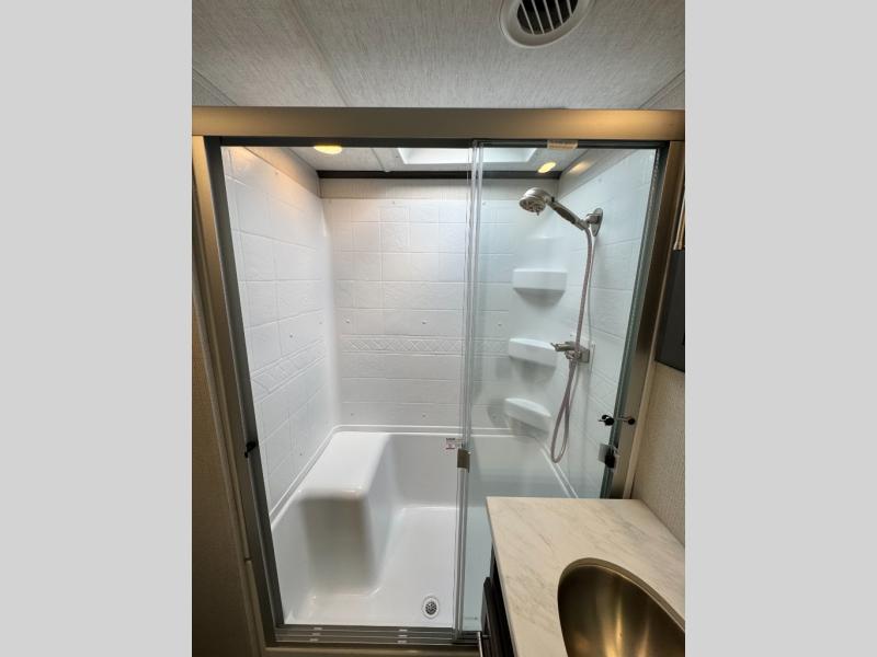 2025 Keystone RV Cougar 320RDS photo 37